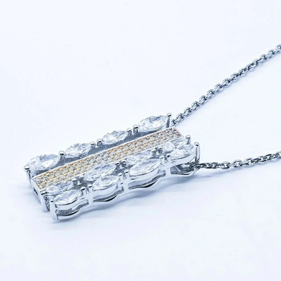Women’s Grand Sparkling Pendant Vintage Ne… - Picture 3 of 4